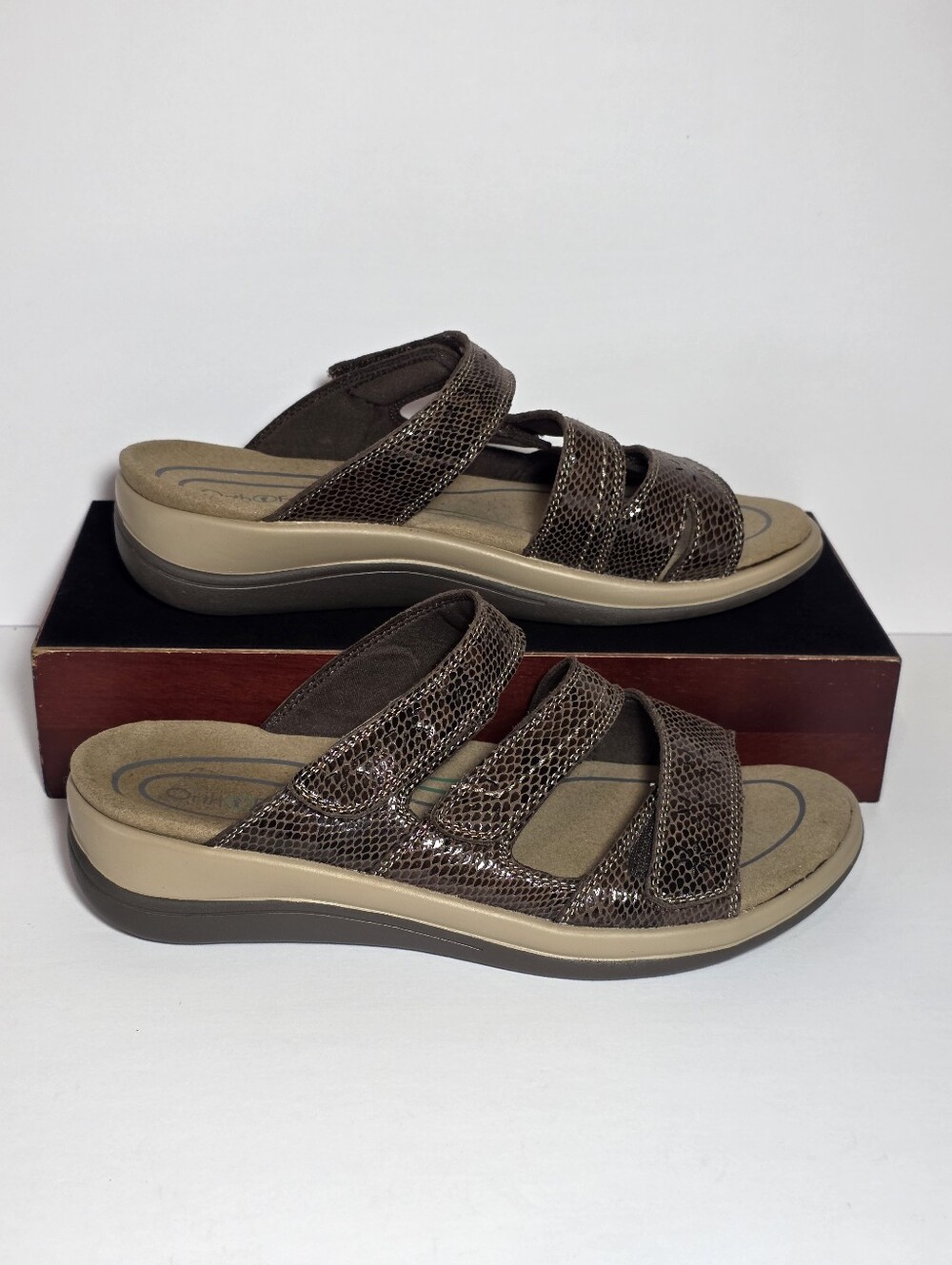 Orthofeet Malibu Women’s 6.5 Wide Sandals Brown Snakeskin Orthopedic Comfort